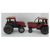 (2) INTERNATIONAL ERTL DIECAST FARM TRACTORS 1:16