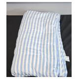 WEIGHTED BLANKET & MATTRESS TOPPER