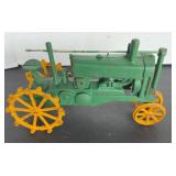 CAST IRON JOHN DEERE TRACTOR