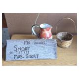 SIGN, PITCHER, BASKET