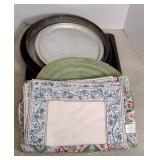 TABLE MATS & TRAYS