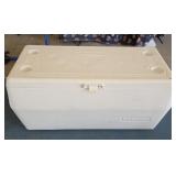 RUBBERMAID COOLER