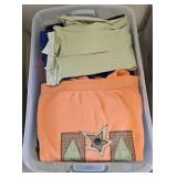 TOTE OF WOMENS CLOTHING