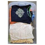 TOTE OF WOMENS CLOTHING