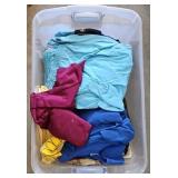 TOTE OF WOMENS CLOTHING