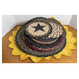 TRIVETS & PLACEMATS