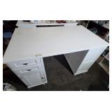 CRAFTING TABLE W/ STORAGE