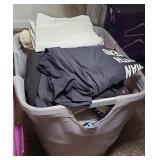 TOTE OF WOMENS CLOTHING