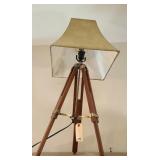 NEAT TRI POD ADJUSTABLE LAMP