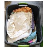 TOTE OF WOMENS CLOTHING