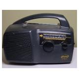 FREEPLAY CRANK RADIO