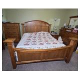 SLEEP NUMBER I8 ADJUSTABLE BED FRAME W/ BEDDING
