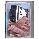 TOTE OF WOMENS CLOTHING