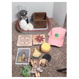JOHN DEERE HAT, FLASHLIGHT, DECOR