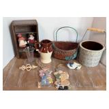 CROCK PAIL & OTHER DECOR