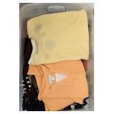 TOTE OF WOMENS CLOTHING