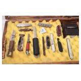 KNIFE COLLECTION IN CASE