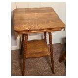 ANTIQUE OAK LAMP TABLE