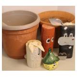 PLANTERS & YARD ART