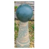 BOWLING GAZING BALL W/ STAND