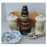 SMALL NESTING BOXES & DECOR
