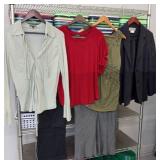 WOMENS SIZE LARGE CLOTHING