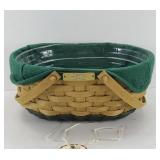2004 LONGABERGER CHRISTMAS BASKET