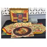 TABLE RUNNERS & PLACEMATS