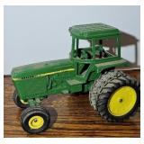 JOHN DEERE TRACTOR BY ERTL, 1/16