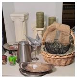 PEDESTAL & DECOR