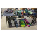 FOLDING TABLE