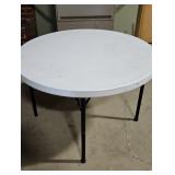 ROUND FOLDING TABLE 46 INCH