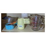 PYREX & TUPPERWARE MEASURING CUPS