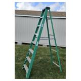 KELLER 8 FT FIBERGLASS LADDER