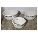 (3) NESTING PAULA DEEN MIXING BOWLS