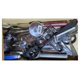ASSTD ONEIDA SILVERWARE & MORE
