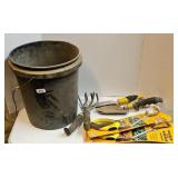 (2) GARDEN WEEDERS & GARDEN TOOLS