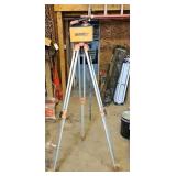 JOHNSON LASER LEVEL W/ TRIPOD