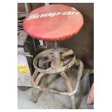 SNAP ON SHOP STOOL