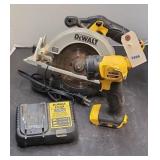 DEWALT CORDLESS CIRCULAR SAW & FLASHLIGHT WORKS