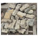 WALL STONES (14 SQ FT)