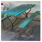 PICNIC TABLE