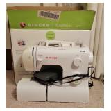 SINGER SEWING MACHINE