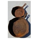 (2) CAST IRON SKILLETS RUSTY FAVORITE 10 WAGNER 6