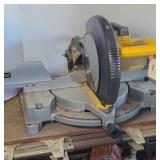 DEWALT COMPOUND MITER SAW (WORKS)