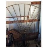 TRELLIS & OTHER GARDEN DECOR