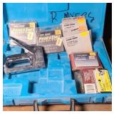 STAPLE GUN & STAPLES