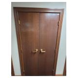 INTERIOR WOOD DOUBLE CLOSET DOORS