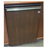 MINI GE REFRIGERATOR