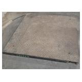 PALLET SCALE W/ DIGITAL READOUT